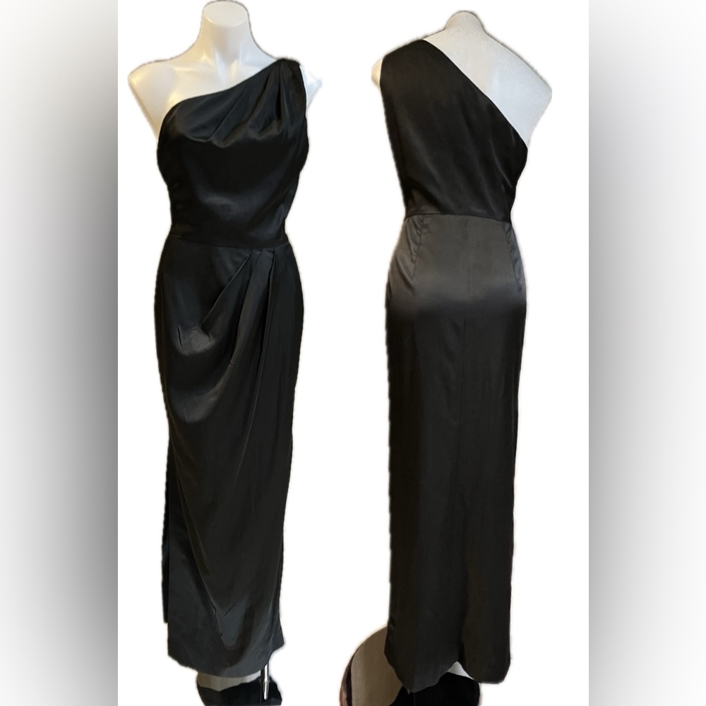 Arias Women’s Black Draped One-Shoulder Gown - Picture 5 of 10
